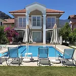 Villa Amazon *